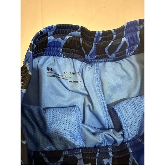 COPY - Under Armour boys sports shorts size YXL - Picture 2 of 2